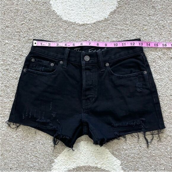 We The Free Size 25 Sofia Button Fly Black Distressed Denim Shorts Free People - Picture 5 of 9
